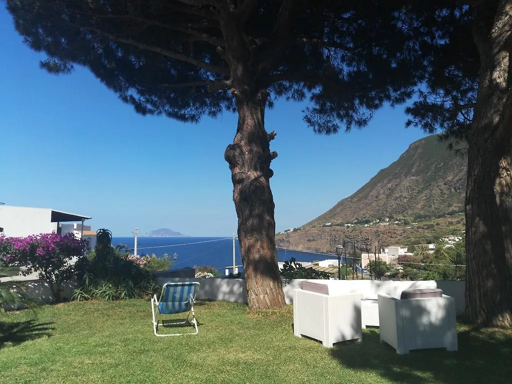 Apartment Case Vacanza Cafarella Malfa  Italien